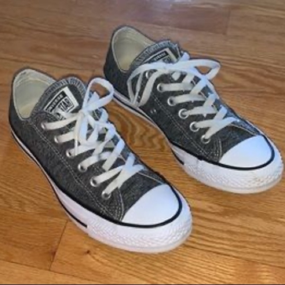 Women’s Gray Chuck Taylor LOW’S